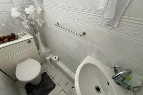 3 bedroom maisonette for sale, Wyre Street, Mossley OL5