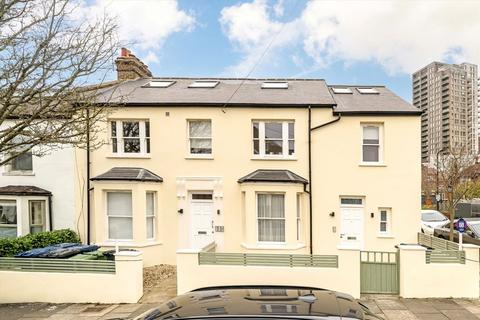 3 bedroom flat for sale, Brougham Road, London W3