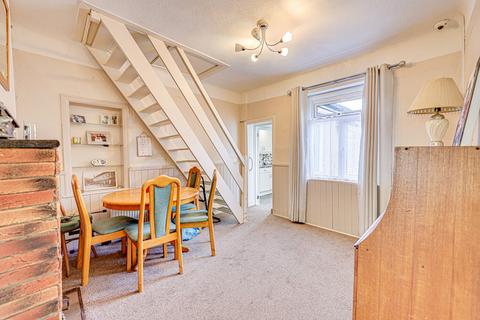 2 bedroom chalet for sale, Queens Road, Benfleet, SS7