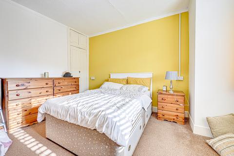 2 bedroom chalet for sale, Queens Road, Benfleet, SS7