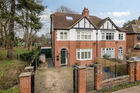 4 bedroom semi-detached house for sale, Park Avenue, Bedford