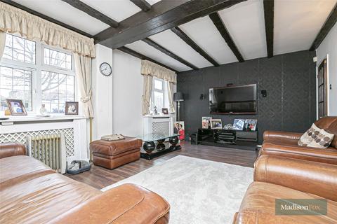 4 bedroom detached house for sale, High Road, Essex IG7