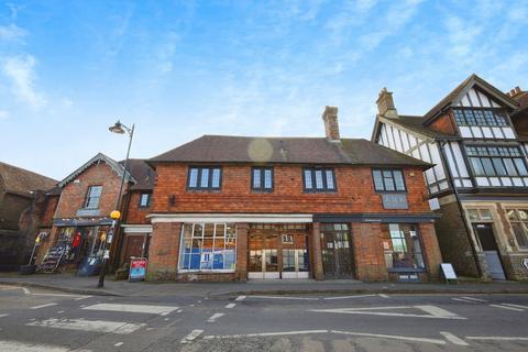 Flat 2, 14 High Street, Haslemere, GU27 2JE