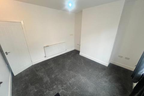 3 bedroom terraced house to rent, Hoyland Street, Wombwell