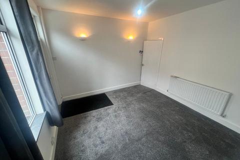 3 bedroom terraced house to rent, Hoyland Street, Wombwell