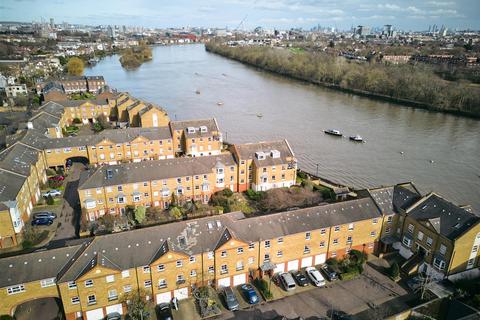 3 bedroom terraced house for sale, Osier Mews, Chiswick, W4