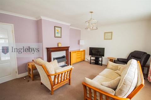 2 bedroom detached house for sale, Rosecroft Avenue, Loftus