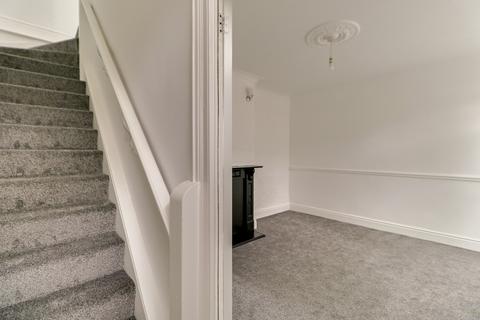 3 bedroom terraced house to rent, Curzon Howe Road, Portsmouth Unfurnished