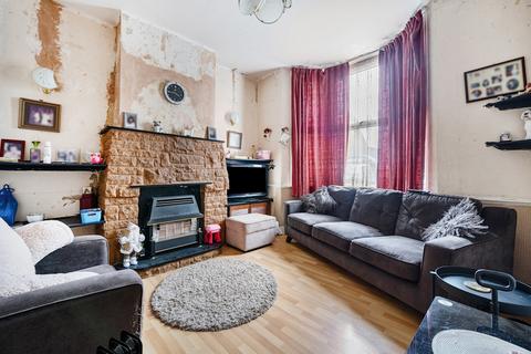 3 bedroom terraced house for sale, Bensham Grove, Thornton Heath, CR7