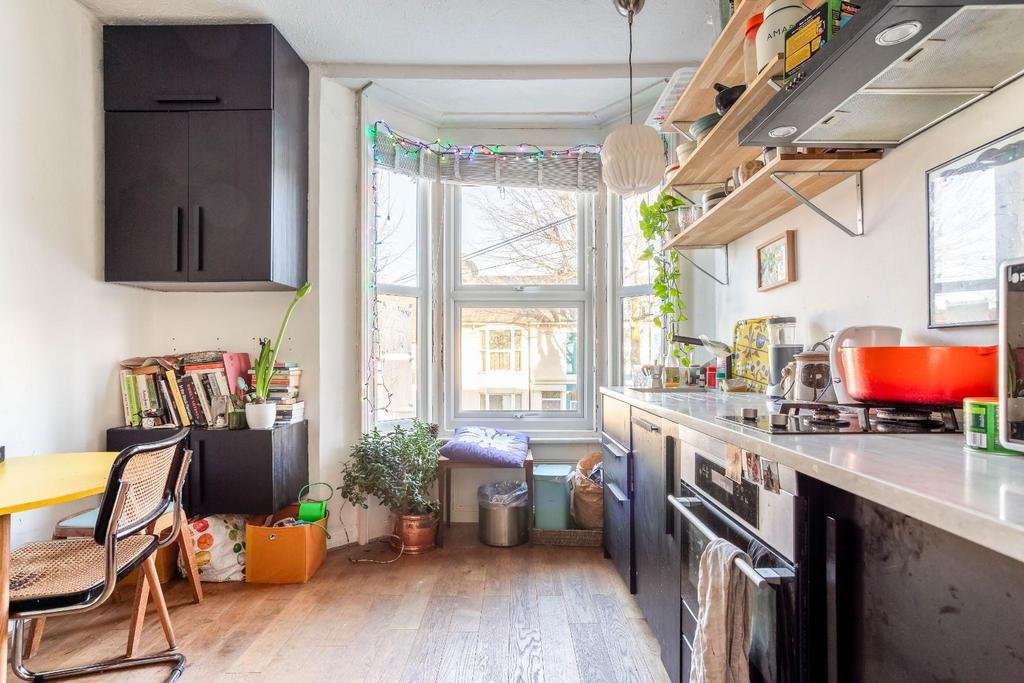 Living/Kitchen Area (2).jpg