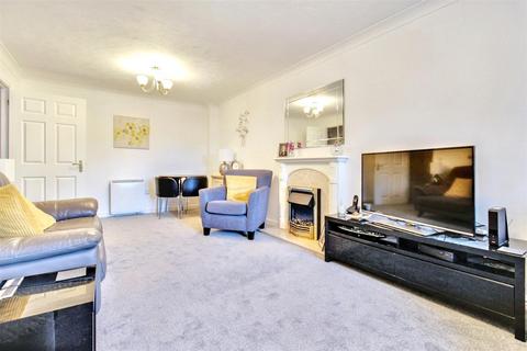 2 bedroom flat for sale, Mill Road, Worthing