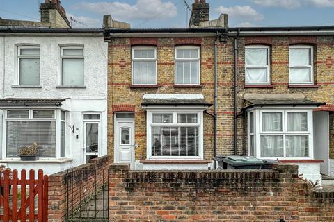 2 bedroom terraced house to rent, Churchill Road, Gravesend