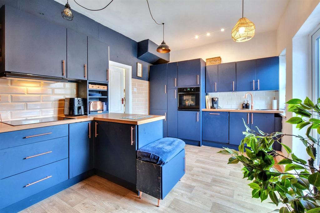 Kitchen 4.jpeg