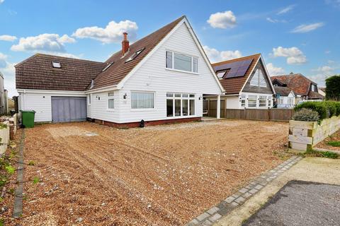 5 bedroom detached house for sale, The Parade, Romney Marsh, TN28