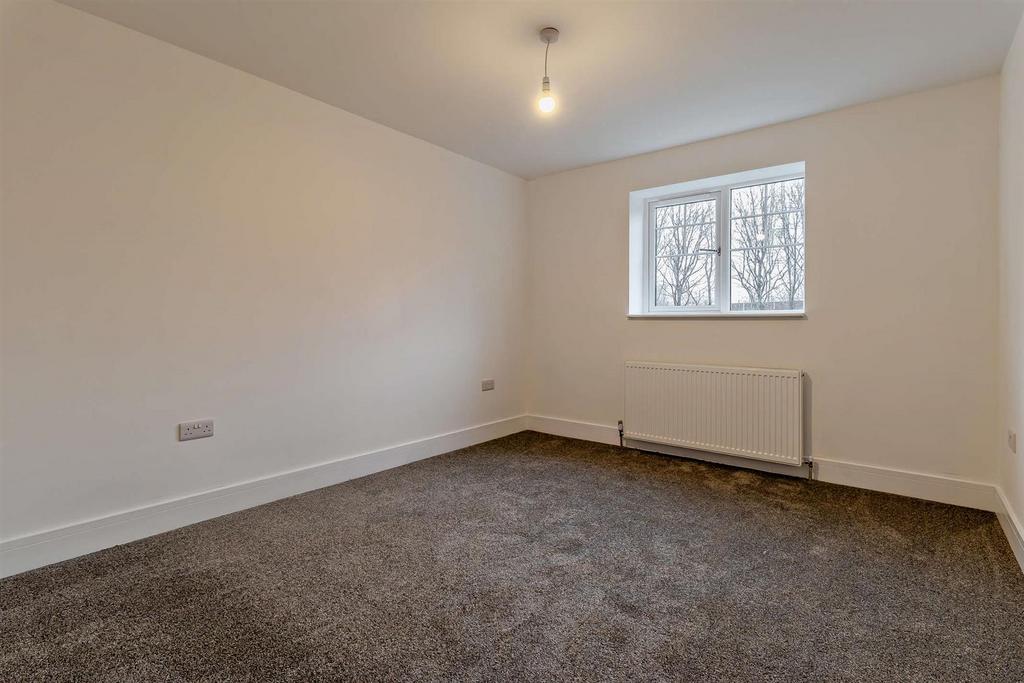 Rear bedroom