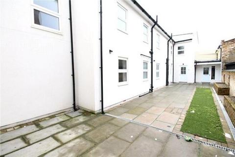 2 bedroom flat to rent, Perry Court, 30 High Street