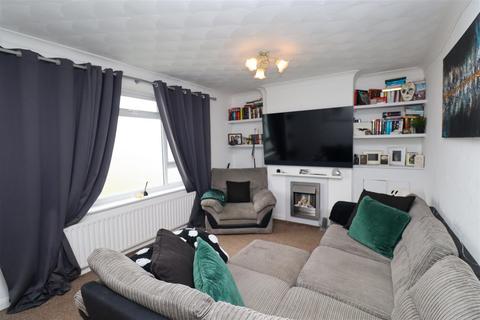 3 bedroom semi-detached house for sale, Northfield Road, Fleet GU52