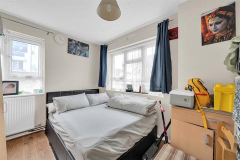 2 bedroom maisonette for sale, Milton House, Bexley Lane, Crayford, Kent, DA1