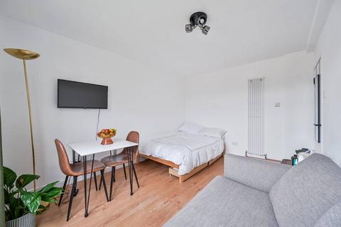 Studio to rent, Mansford Street, Bethnal Green, London, E2