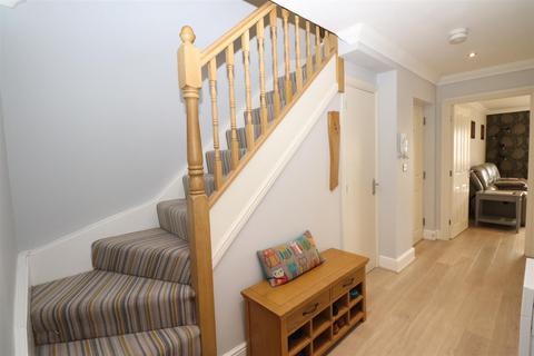 Flat 3, Oakfields, 4 Verney Road, Winslow, Buckingham, MK18 3BL