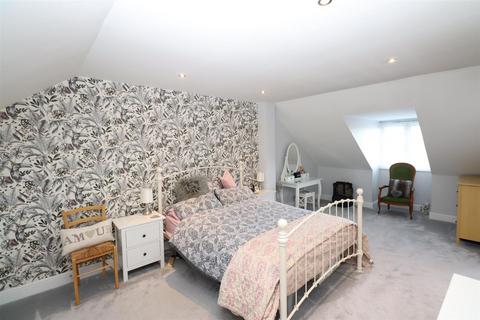 Flat 3, Oakfields, 4 Verney Road, Winslow, Buckingham, MK18 3BL