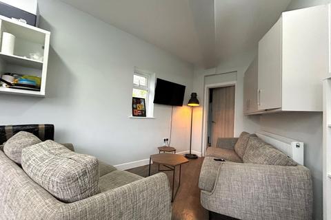 1 bedroom in a house share to rent, New North Road, Central, Exeter, EX4