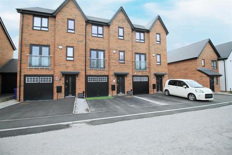 4 bedroom townhouse for sale, Lance Corporal Andrew Breeze Way, Manchester M34