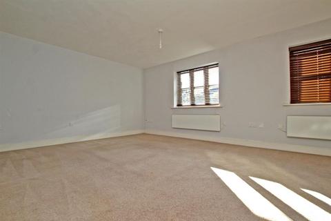 2 bedroom flat for sale, Rowley Drive, Nottingham NG5