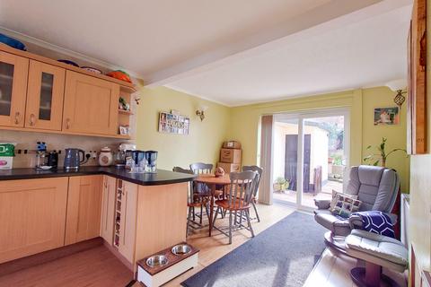 4 bedroom end of terrace house for sale, Gibbon Road, Newhaven