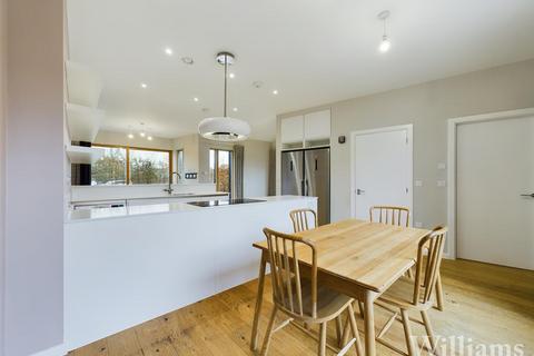 3 bedroom end of terrace house for sale, Golden Mede, Waddesdon HP18