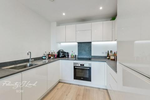 1 bedroom apartment for sale, Corsican Square, London