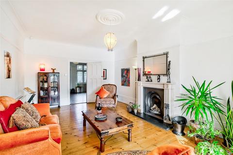 52 Felstead Road, London, E11 2QL