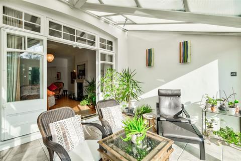 52 Felstead Road, London, E11 2QL