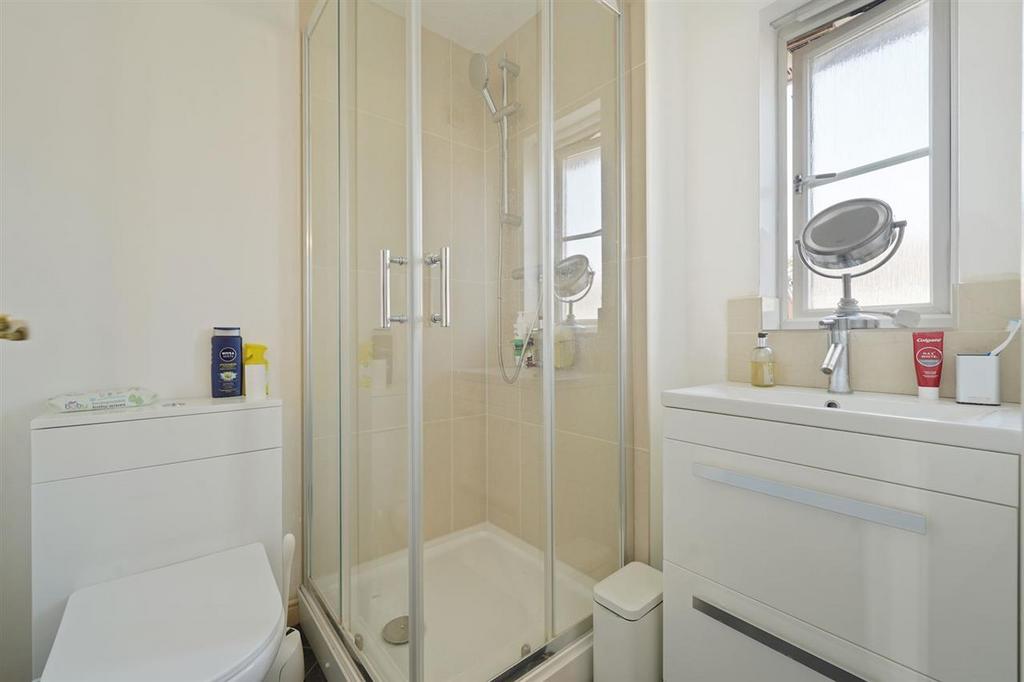 En suite shower