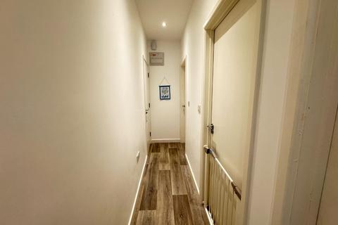 2 bedroom flat to rent, John Street, Bristol BS2