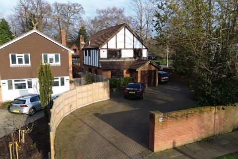 4 bedroom detached house for sale, Hempstead Road, Watford, Hertfordshire