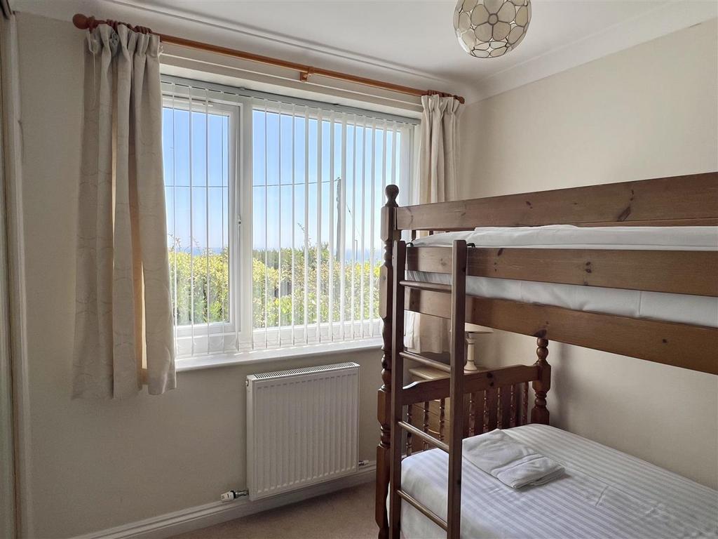 Bedroom:
