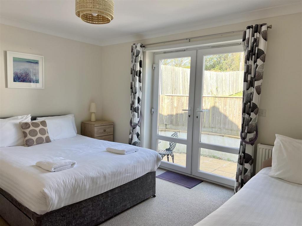 Bedroom: