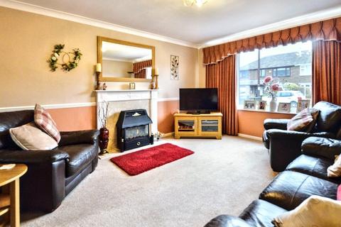 3 bedroom detached house for sale, Fairfield Walk, Ossett, West Yorkshire
