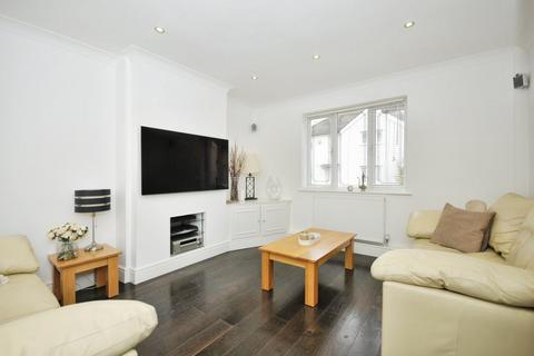 3 Willow Close, Bromley, BR2 8EG