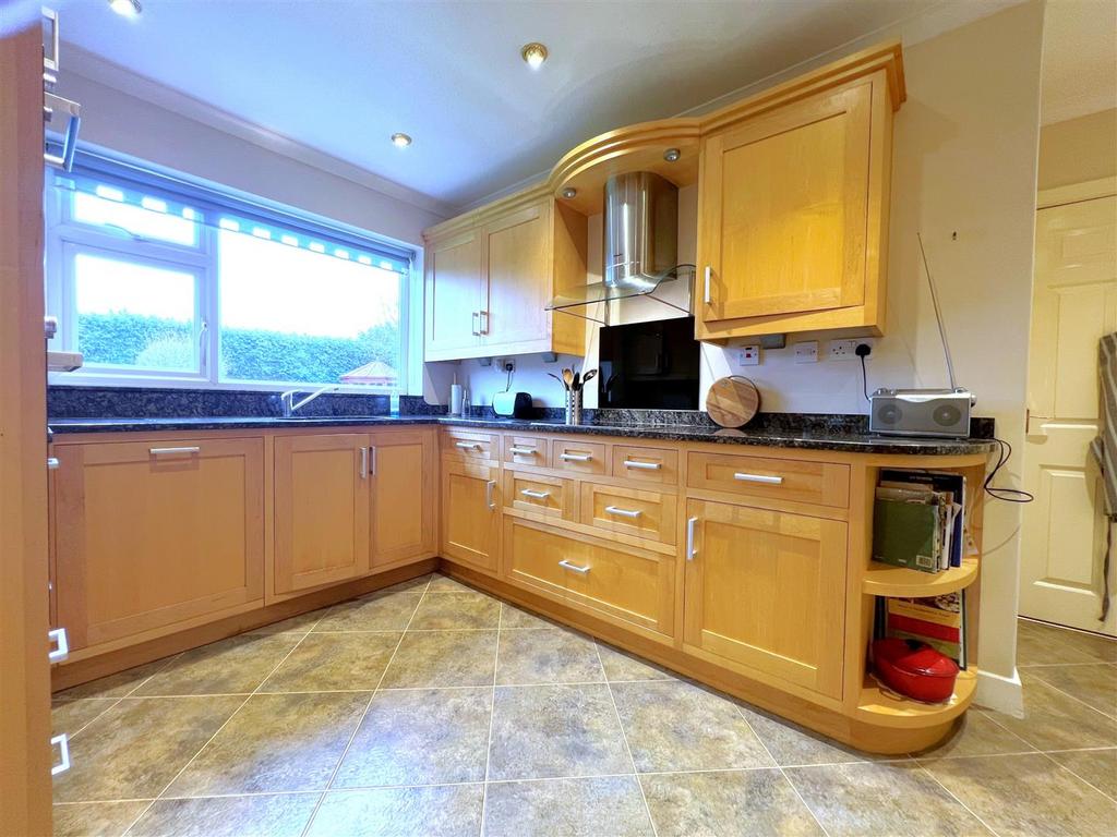 Kitchen main.jpg