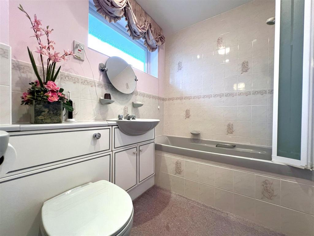 Bathroom.jpg