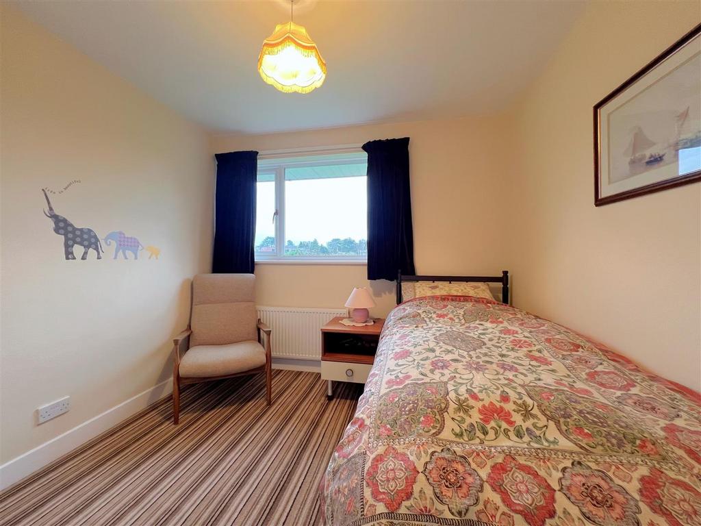 Bed 4.jpg