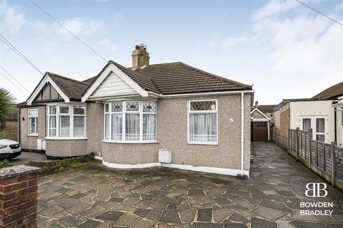 2 bedroom bungalow for sale, Lime Grove, Hainault