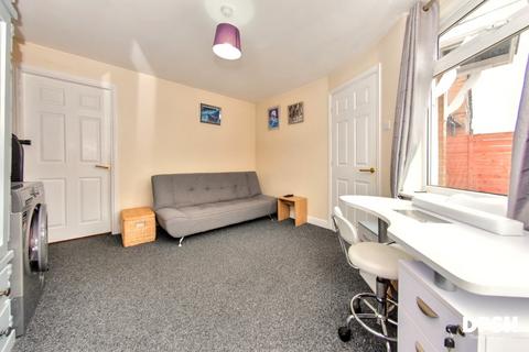 3 bedroom semi-detached house for sale, Longroyd Grove, Beeston