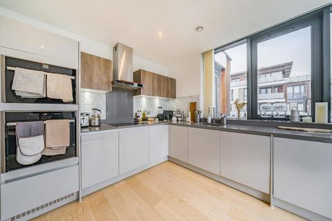 3 bedroom flat for sale, Quebec Way, Surrey Quays