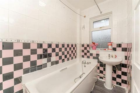 3 bedroom terraced house for sale, Devonshire Gardens, London, United Kingdom, N17 7NB