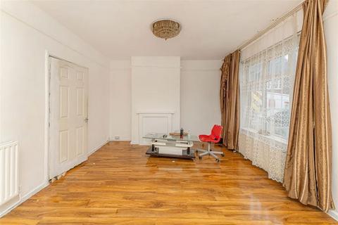 3 bedroom terraced house for sale, Devonshire Gardens, London, United Kingdom, N17 7NB