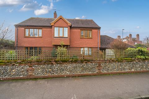 4 bedroom detached house for sale, Norwich Road, Cromer