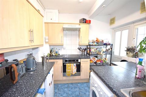 2 bedroom apartment to rent, Lebanon Court, Twickenham